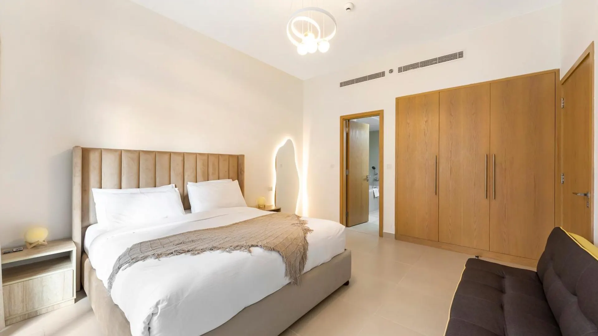 Downtown Dubai With Burj Khalifa View Haven Heights Holiday Homes Apartment